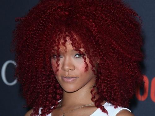 Sexy hübsche Rihanna Frisur brasilianische Webart Curly Human