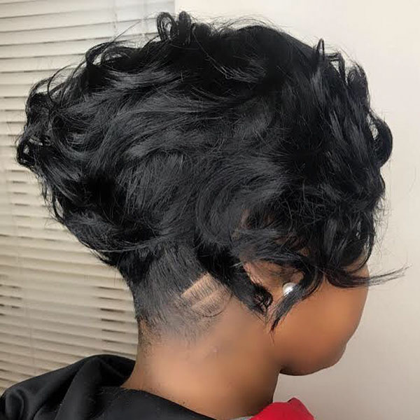 Bilder von kurzen Frisuren für schwarze Frauen
