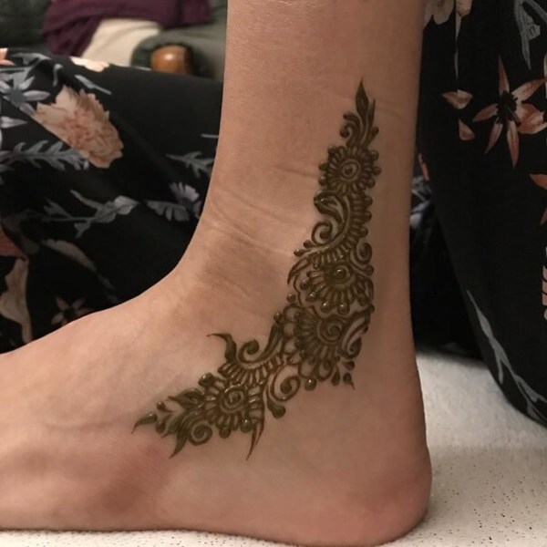 Ein arabisches Fußkettchen Tattoo