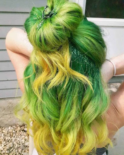 Grüne Haarfarbe: 24 trendigste Farboptionen, die Sie ausprobieren können