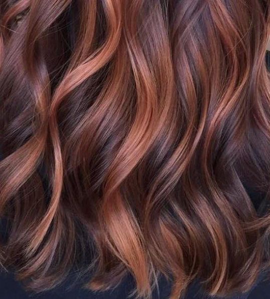 braune roségoldbraune Haarfarbe für kurzes Haar