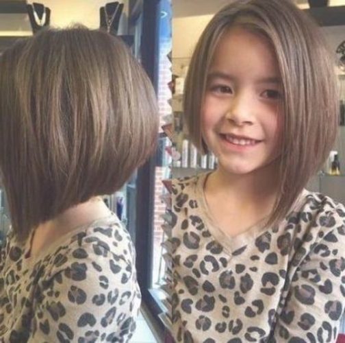 Haarschnitte für kleine Mädchen mit Pony