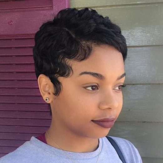 pflegeleichte kurze natürliche Haarschnitte für schwarze Frauen