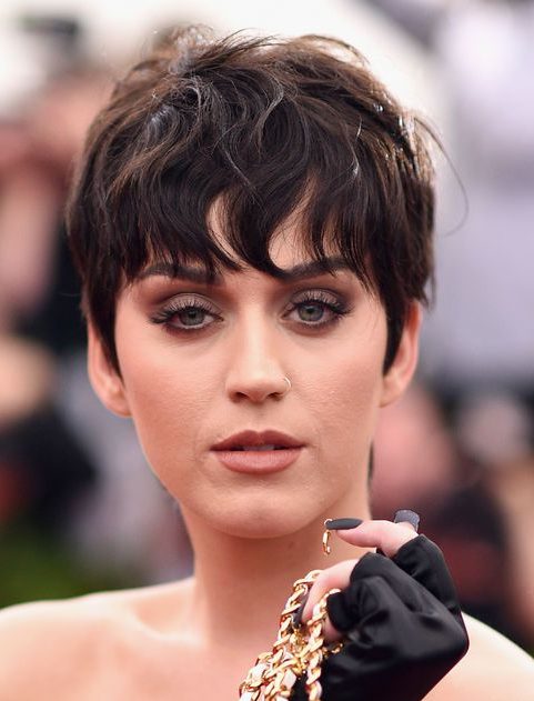 Katy Perry kurzes Haar schwarz