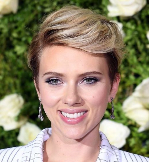 Scarlett Johansson lange Haare