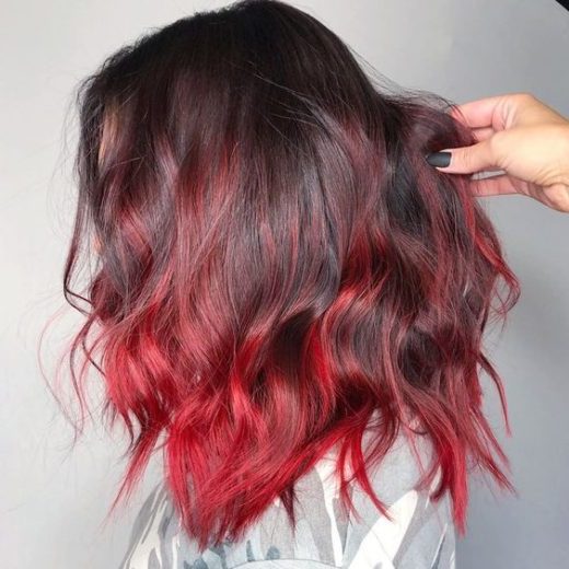rotes Ombre kurzes Haar glatt