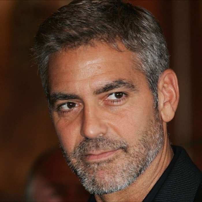 George Clooney Haarschnitt mit Bart