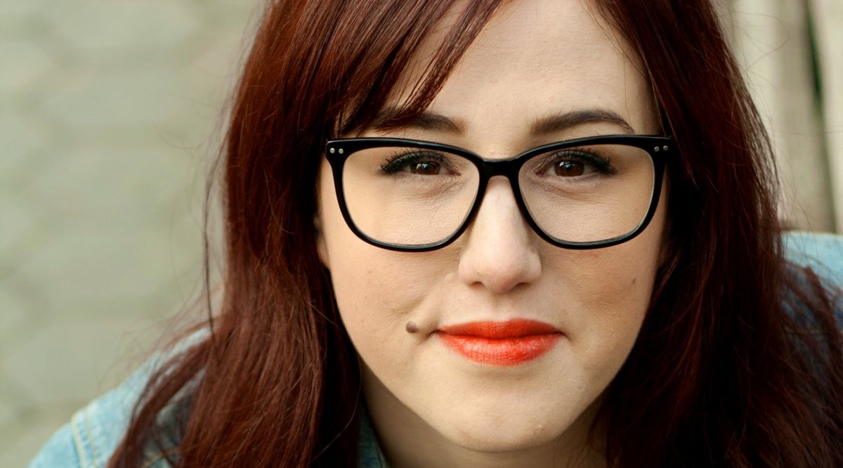 Frisuren für übergewichtige Frauen mit Brille
