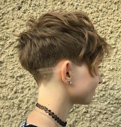 genderfluid androgyne Haarschnitte