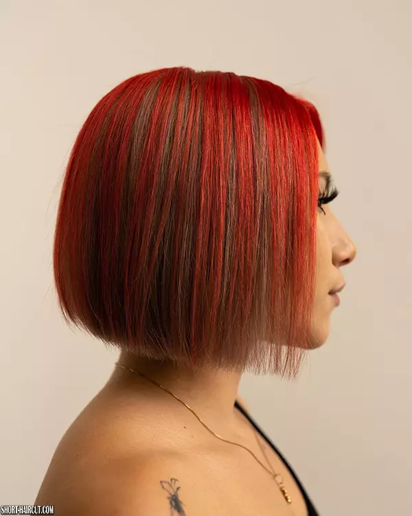 Kurze rote Frisur