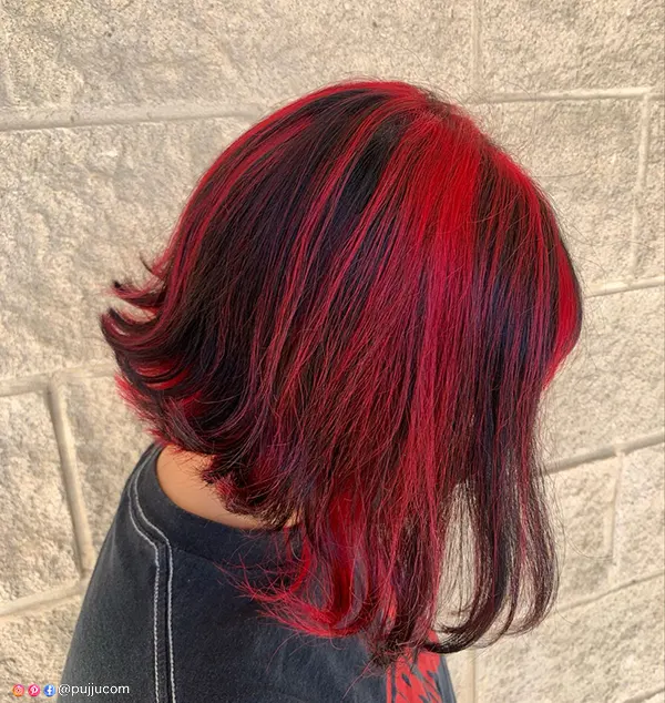 Rotes Bob-Haar