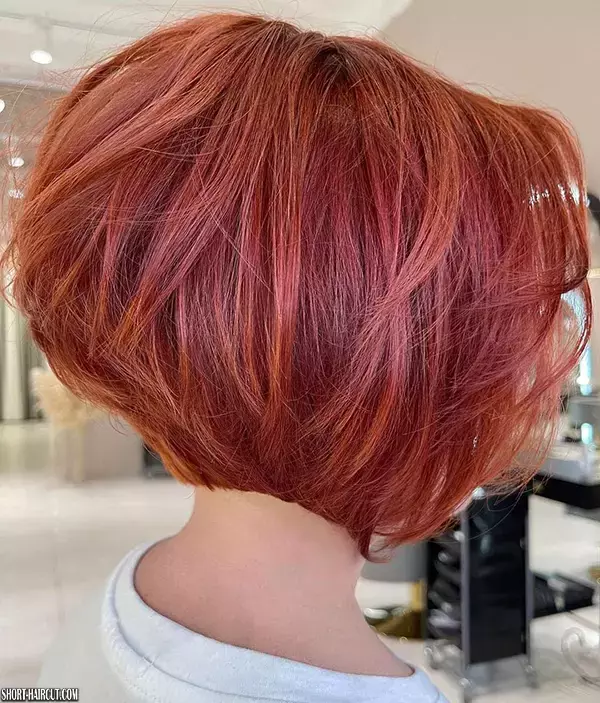 Kurze rote Bob-Haarschnitte