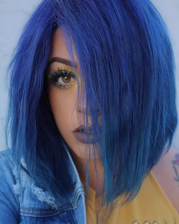 Blaue Frisuren für kurzes Haar