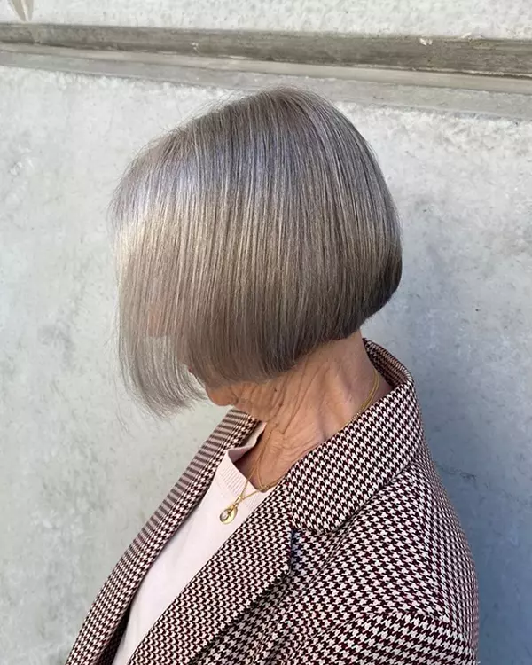Kurzhaarschnitte für ältere Frauen mit feinem Haar