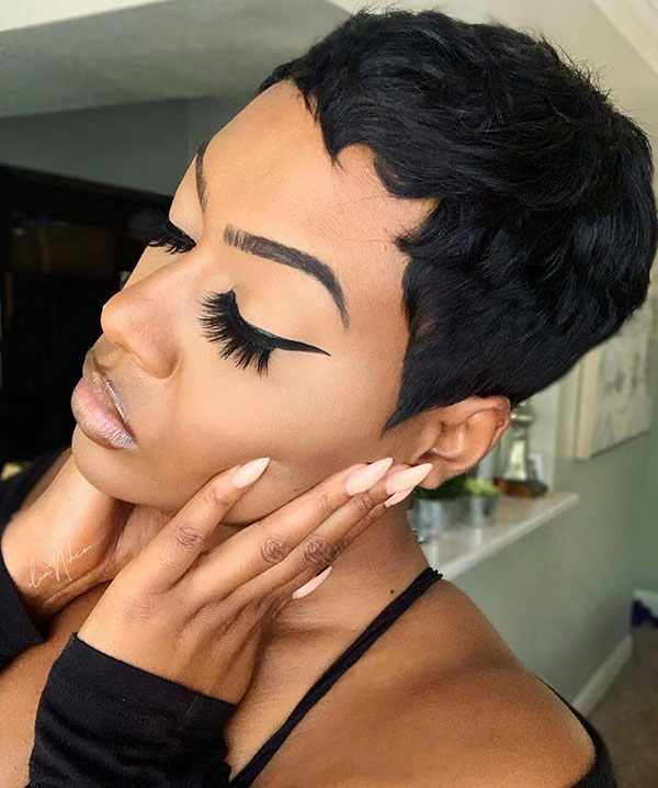 Pixie-Haarschnitte für schwarze Frauen