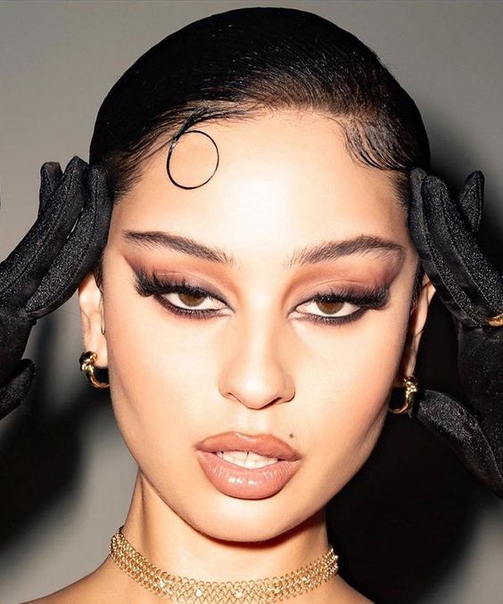 TikTok Make-up-Trend 2022: Die Augen der Sirene