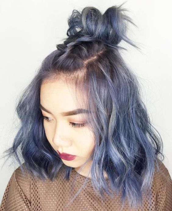 25 bildschöne asiatische Frisuren und Haarschnitte | Immergrüner Bob mit halbhohem geflochtenem Brötchen | Hairstyleonpoint.com