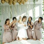 Schicke Brautjungfernroben zum Tragen auf der Brautparty und wo man sie kaufen kann
