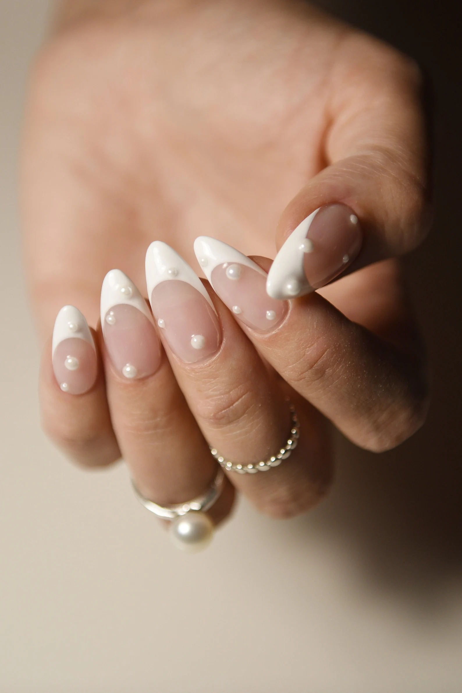 pearls-prom-nail-art