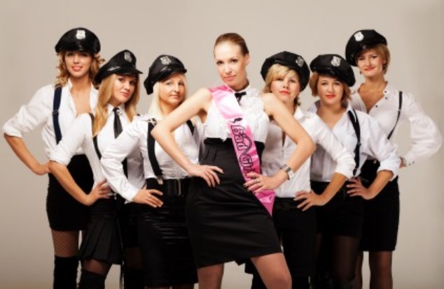 Bachelorette Party passende Outfits Ideen