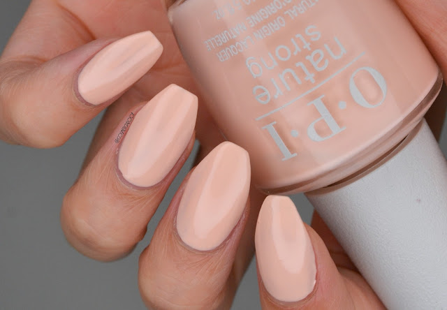 OPI Nature Strong A Clay im Life Swatch