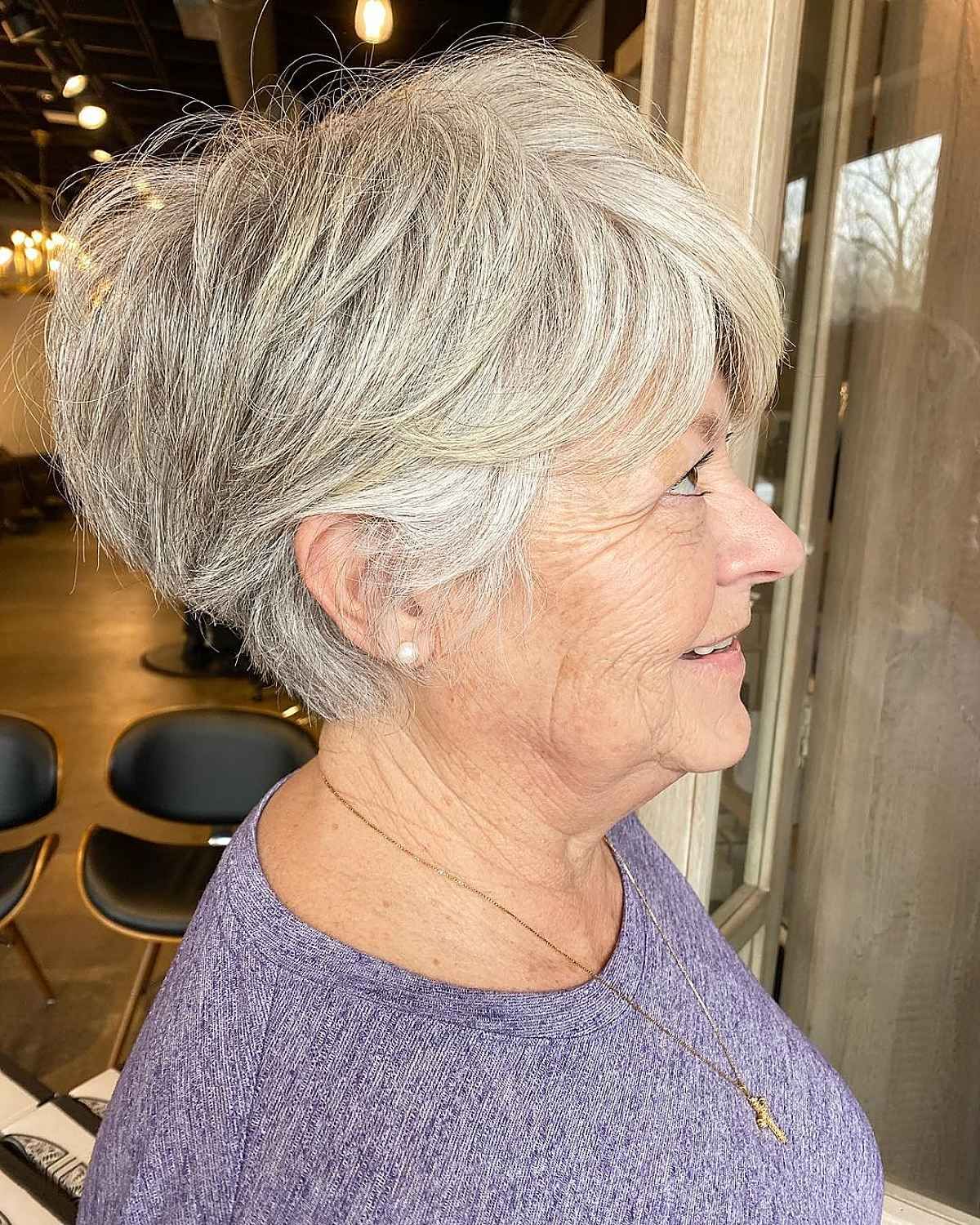 Lange Pixie-Schnitte für dickes Haar über 50