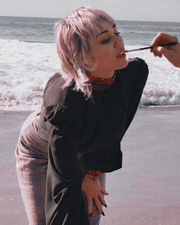 Miley Cyrus Vokuhila-Haarschnitt 2023