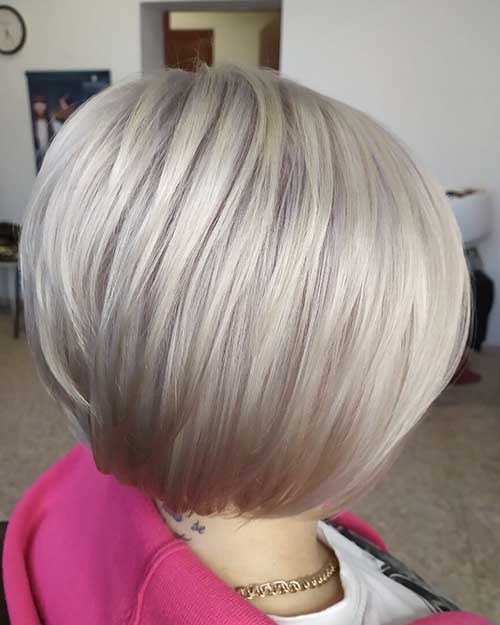 Kurzhaarschnitte für Frauen über 60 mit feinem Haar