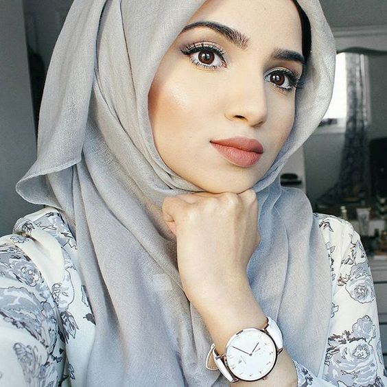über @ayesha_taani | Hübsche Hijabi-Make-up-Ideen, denen Sie folgen müssen