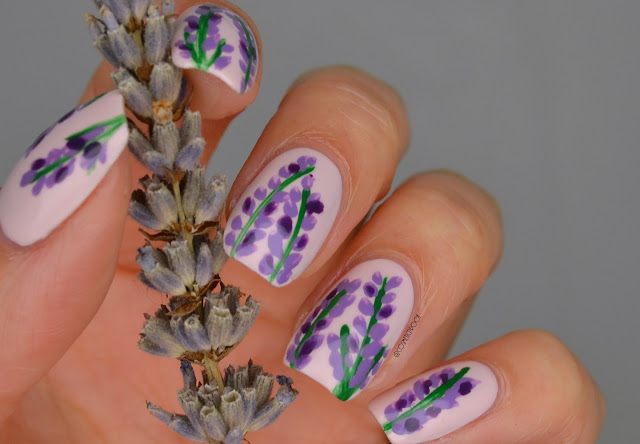 Lavendelzweig-Nagelkunst