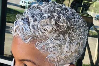 Schwarze Frisuren für Frauen über 50