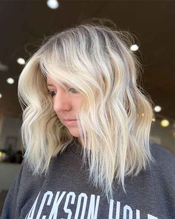 Kurzes Haar mit blonden Highlights