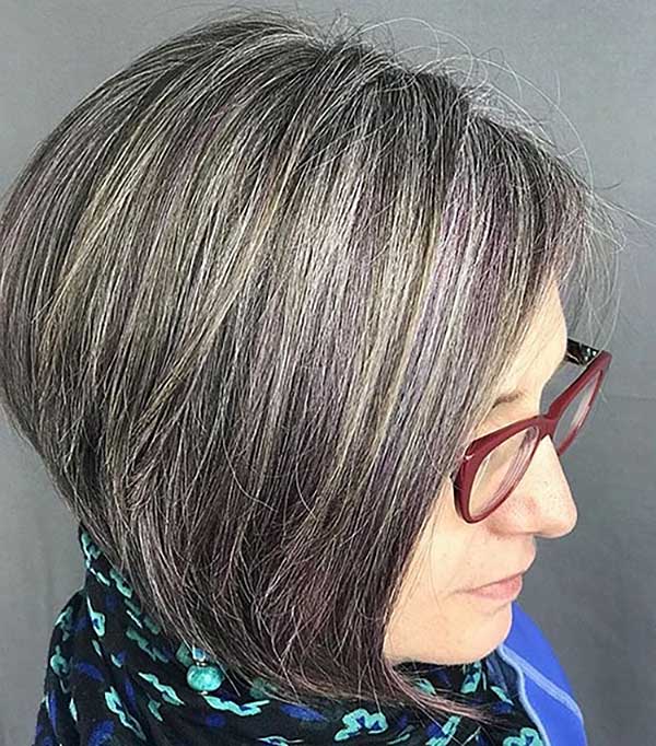 Kurze Frisuren für graues Haar über 60