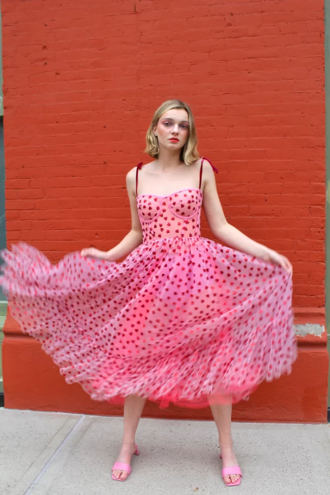 10 von Barbie inspirierte Outfit-Ideen, die Sie jetzt inspirieren