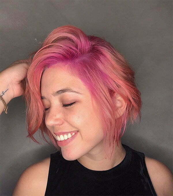 kurze Haare rosa Frauen