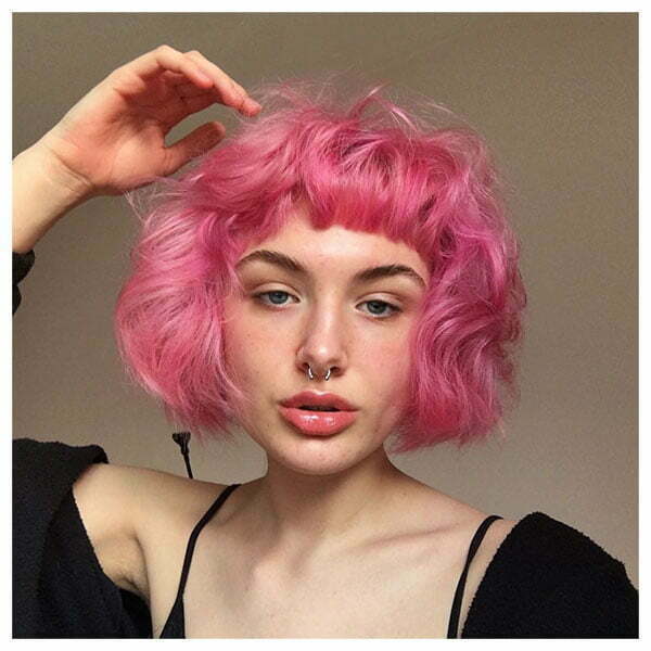 Frisuren für rosa Haare