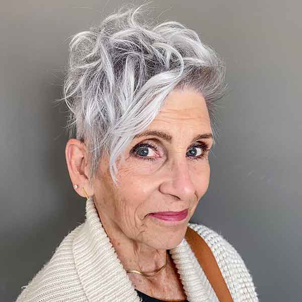 Pixie-Schnitte für graues Haar über 60