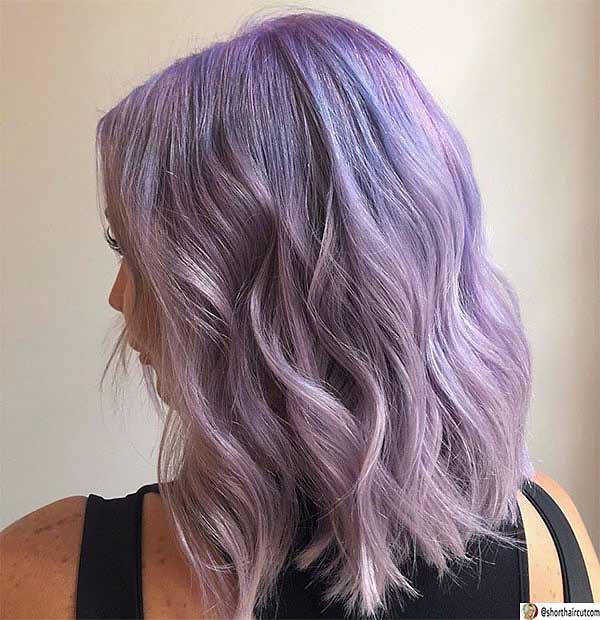 Lavendel schulterlanges Haar