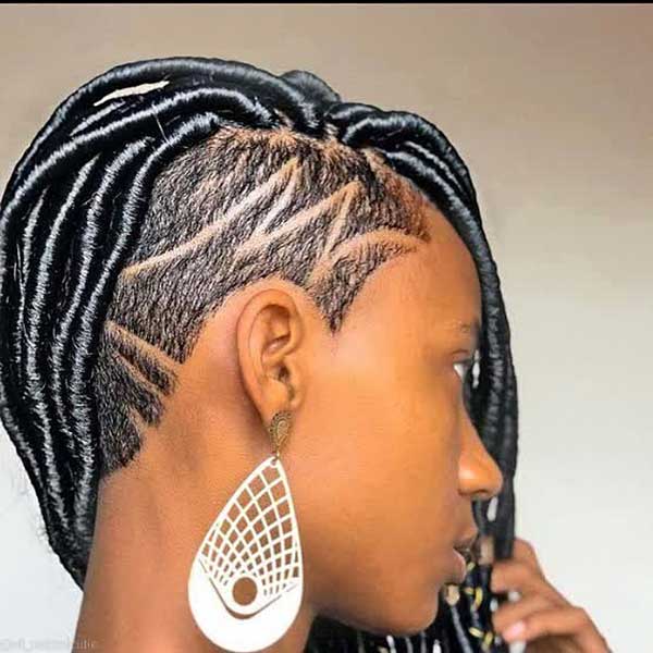 Kurzrasierte Frisuren für schwarze Frauen