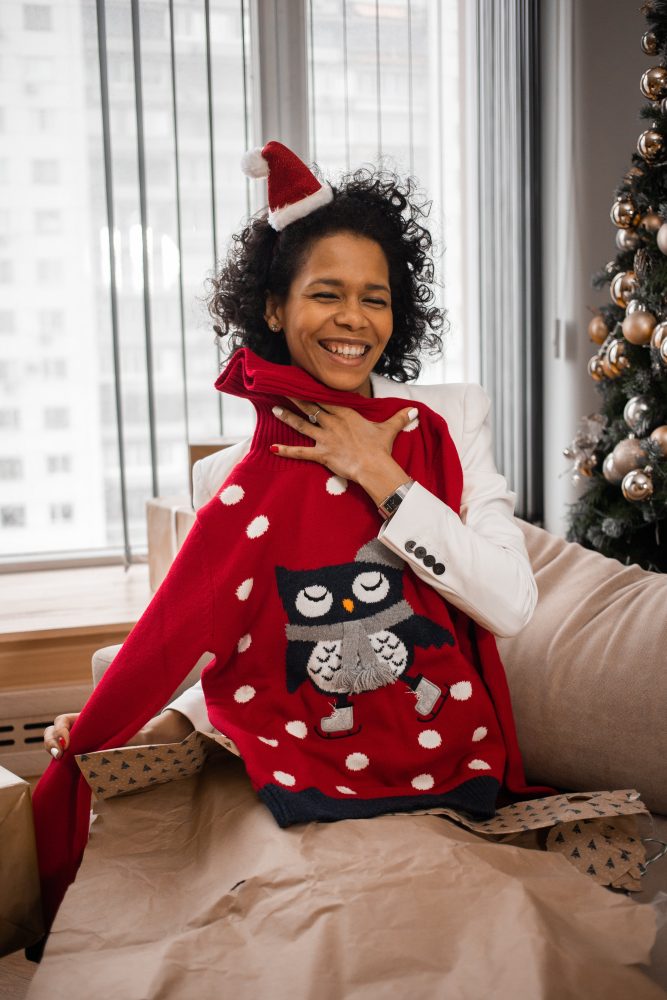 Festliche Looks 2023: Weihnachts-Outfit-Ideen mit Pullovern